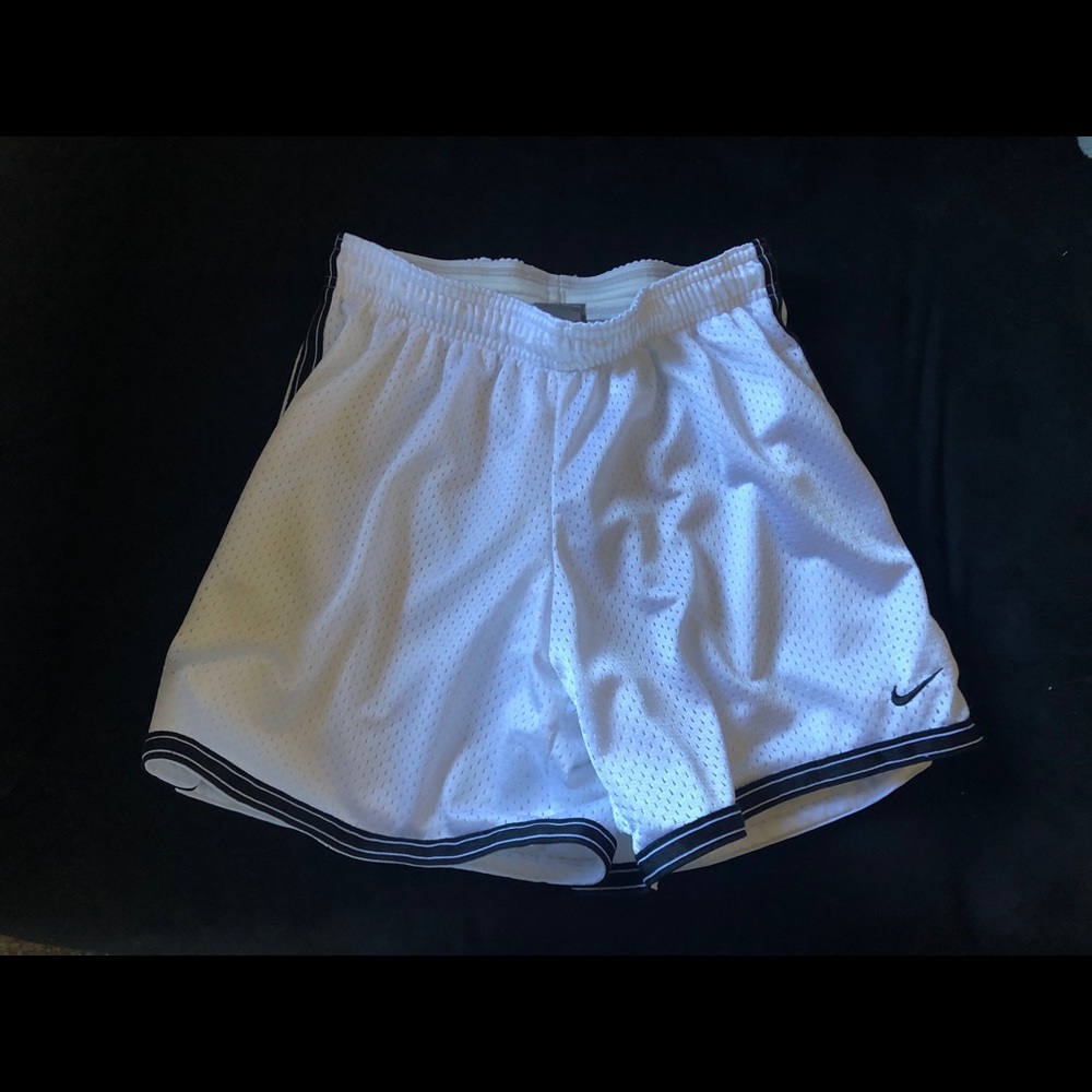 Girl's Youth XL White Nike Shorts